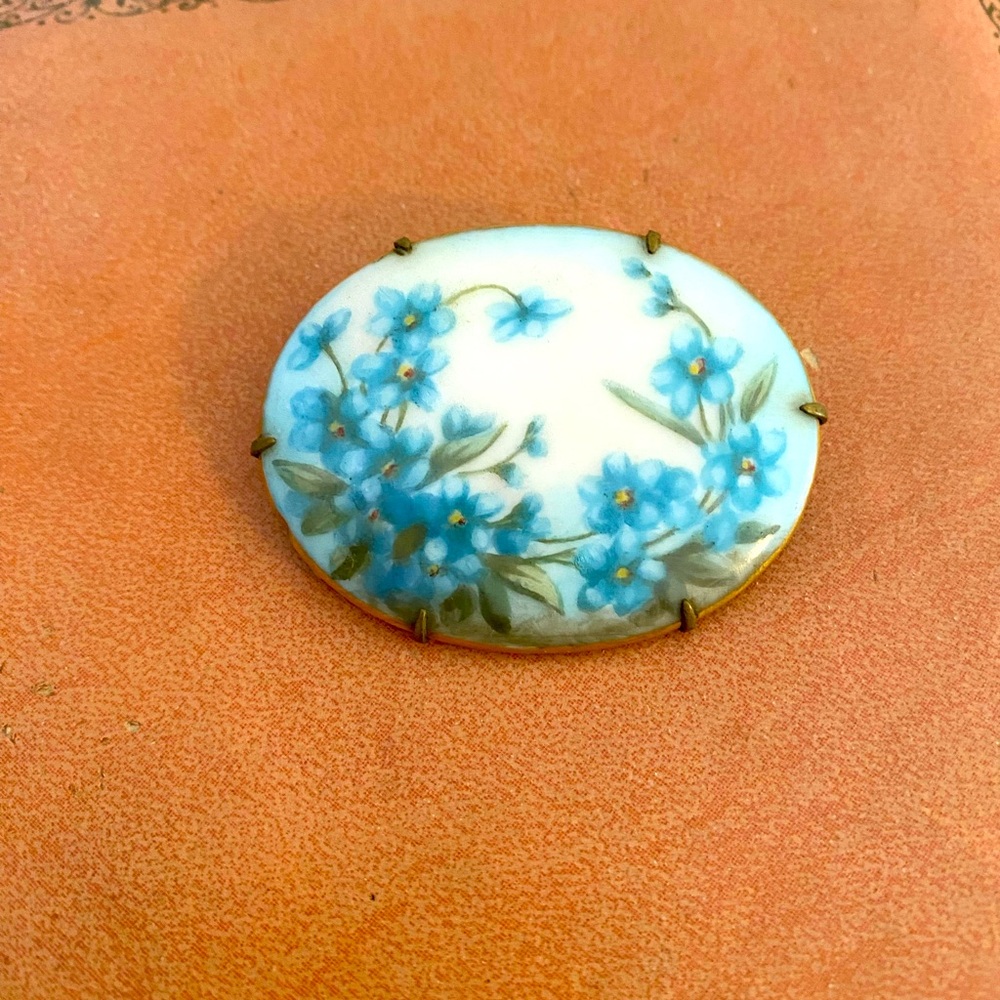 Antique Victorian Hand Painted Porcelain Brooch
